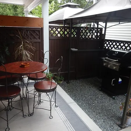 Clean And Quiet 2 Bdr 2 Bthr Private Entrance Entire Guests Suite Near Coquitlam Center Mall And Skytrain Exterior photo