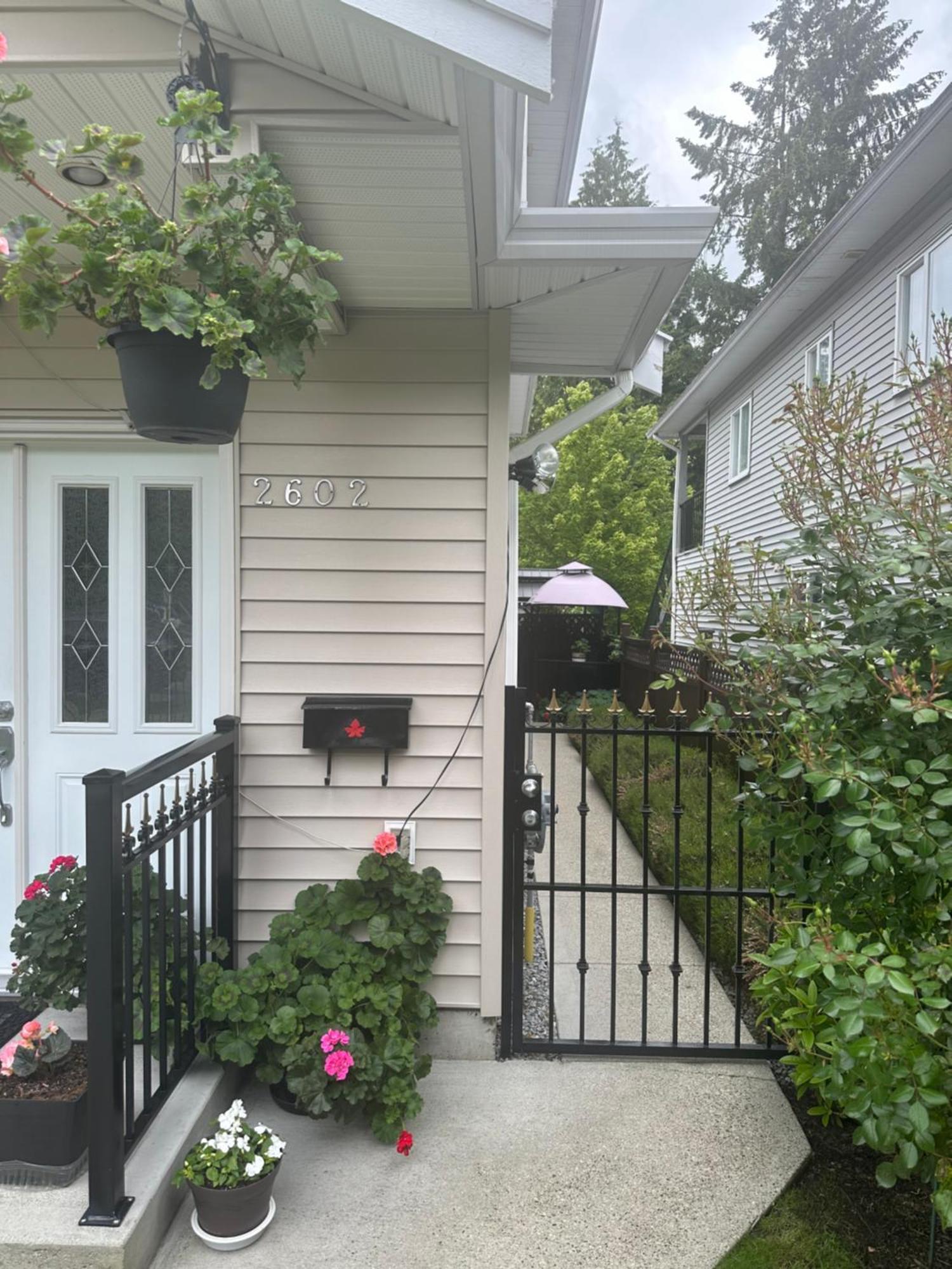 Hébergement de vacances Clean Quiet Comfortable Suite; Center Coquitlam